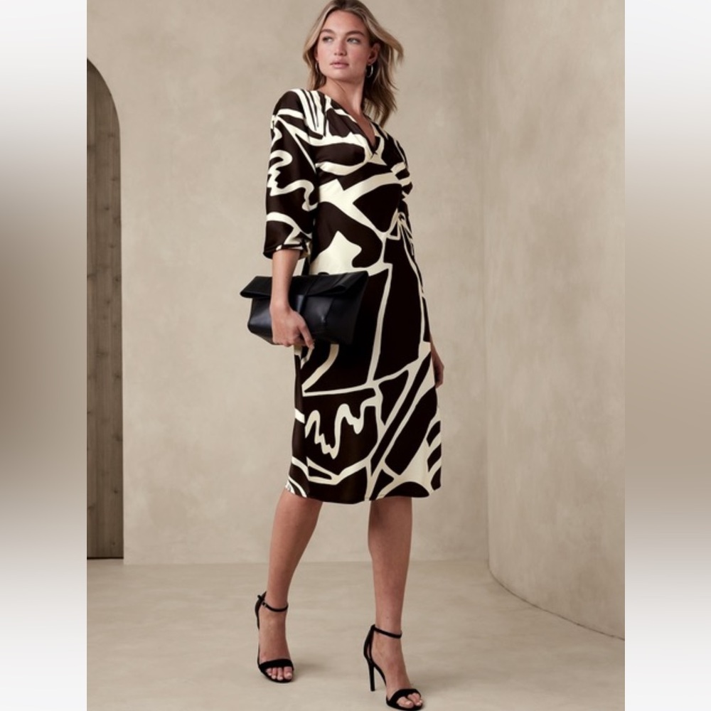 Banana Republic Blouson-Sleeve Satin-Shine Midi Dress in B&W Stonewash, Size 14